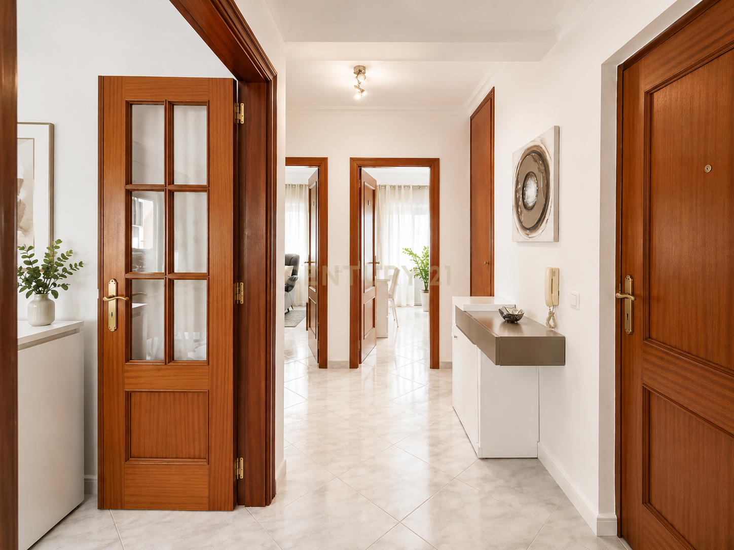 Fotografia 5 de Apartamento T2 Funcional na Urbanização da Raminha, Portimão