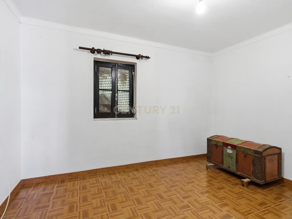 Quinta em Bonabal com Moradia T3 + Armazém + Terreno com mais de 3 400m2 - Image 7