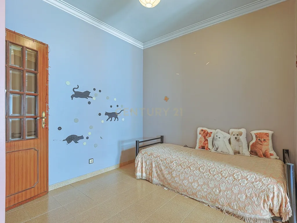 Apartamento T1 com Vista Panorâmica no Seixal - Image 7