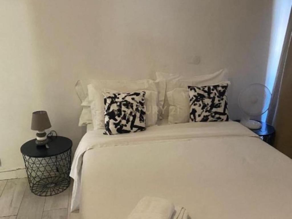 Apartamento T3 + 1 com Licença de Alojamento Local – Estrela / Campo de Ourique, Lisboa - Image 20