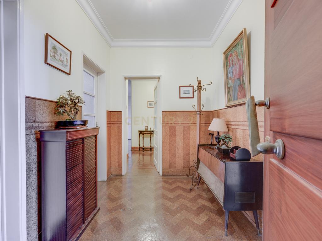 Fantástico Apartamento na Av. João XXI, com uma localização estratégica. - Image 11