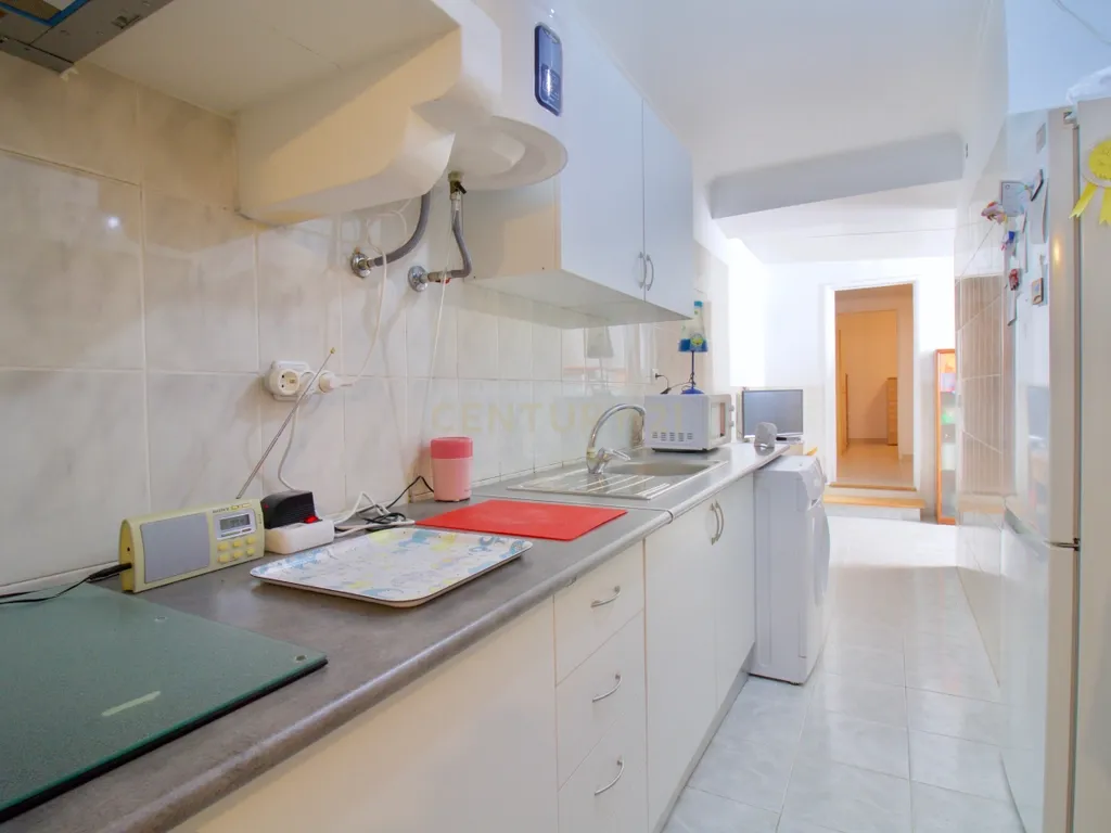 Apartamento T1 centro de Almada - Image 3