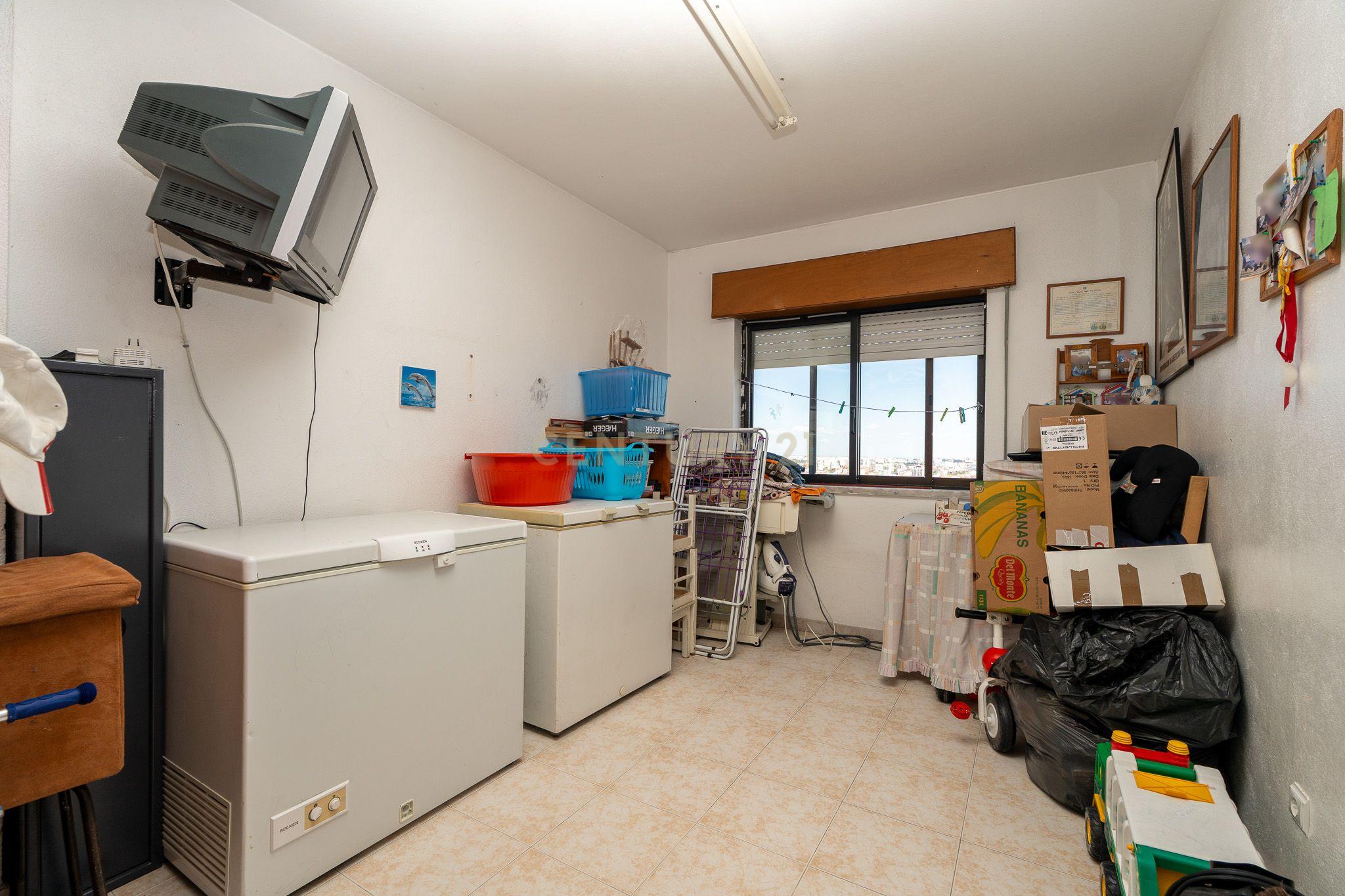 **Fantástico apartamento T4 com arrecadação*** - Image 30