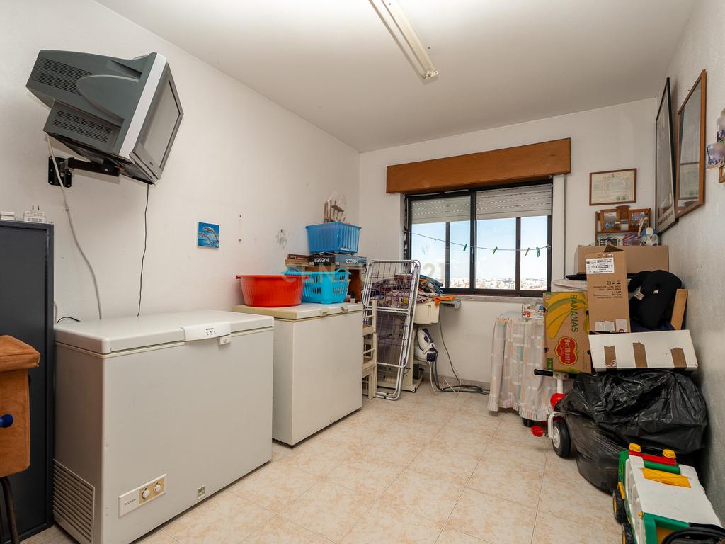 **Fantástico apartamento T4 com arrecadação*** - Image 30
