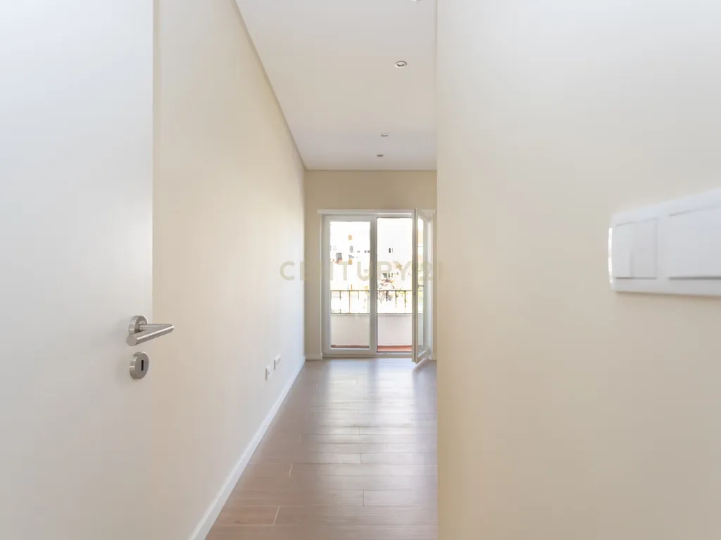Apartamento T2 Quinta da Lomba - Barreiro - Image 30