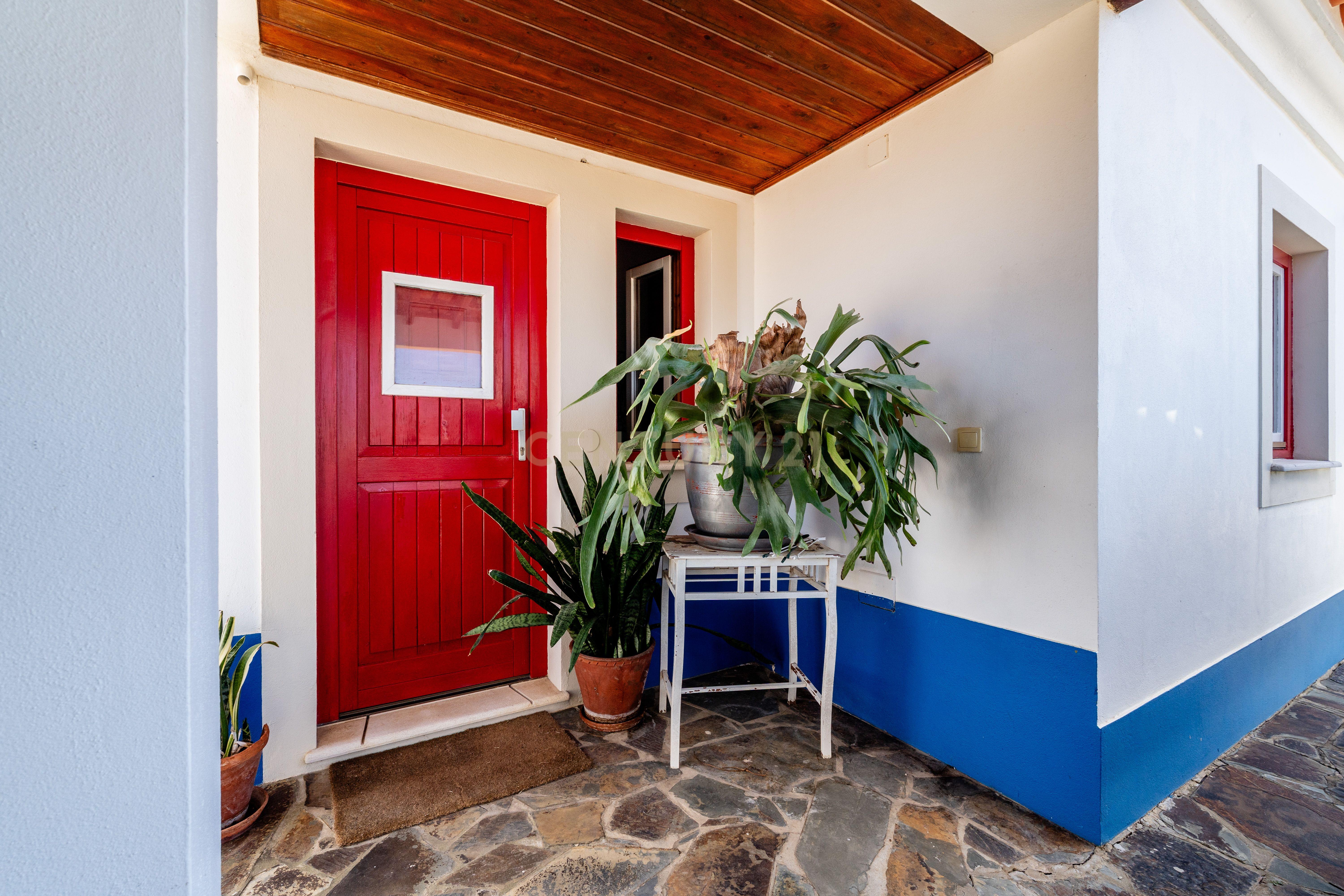 Fotografia 3 de Moradia na Costa Alentejana de 4 Quartos e Arquitetura Tradicional com Piscina e Jardim – Odemira