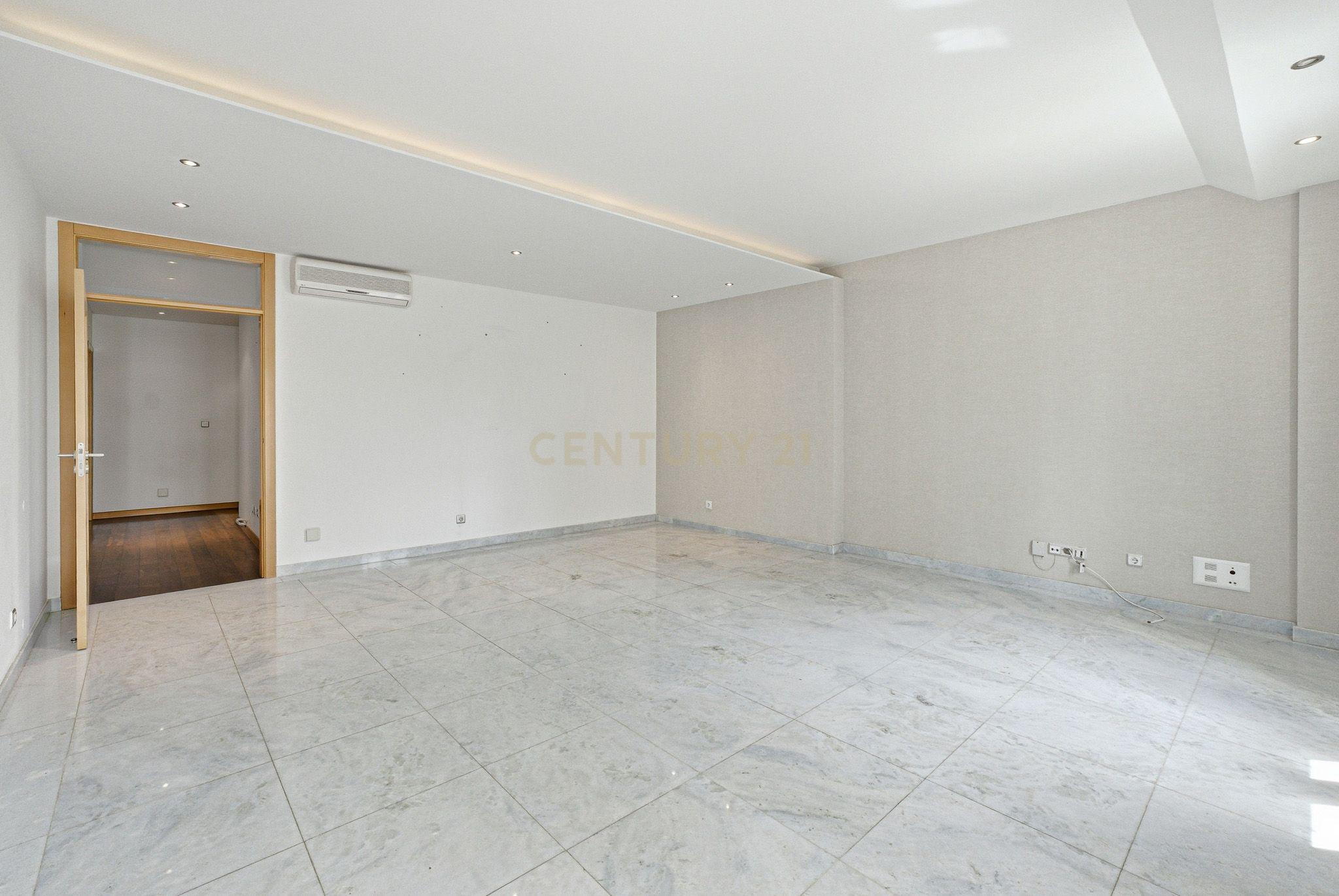 Fotografia 11 de Apartamento T3 com box de 30 m² | Vila Chã – Amadora