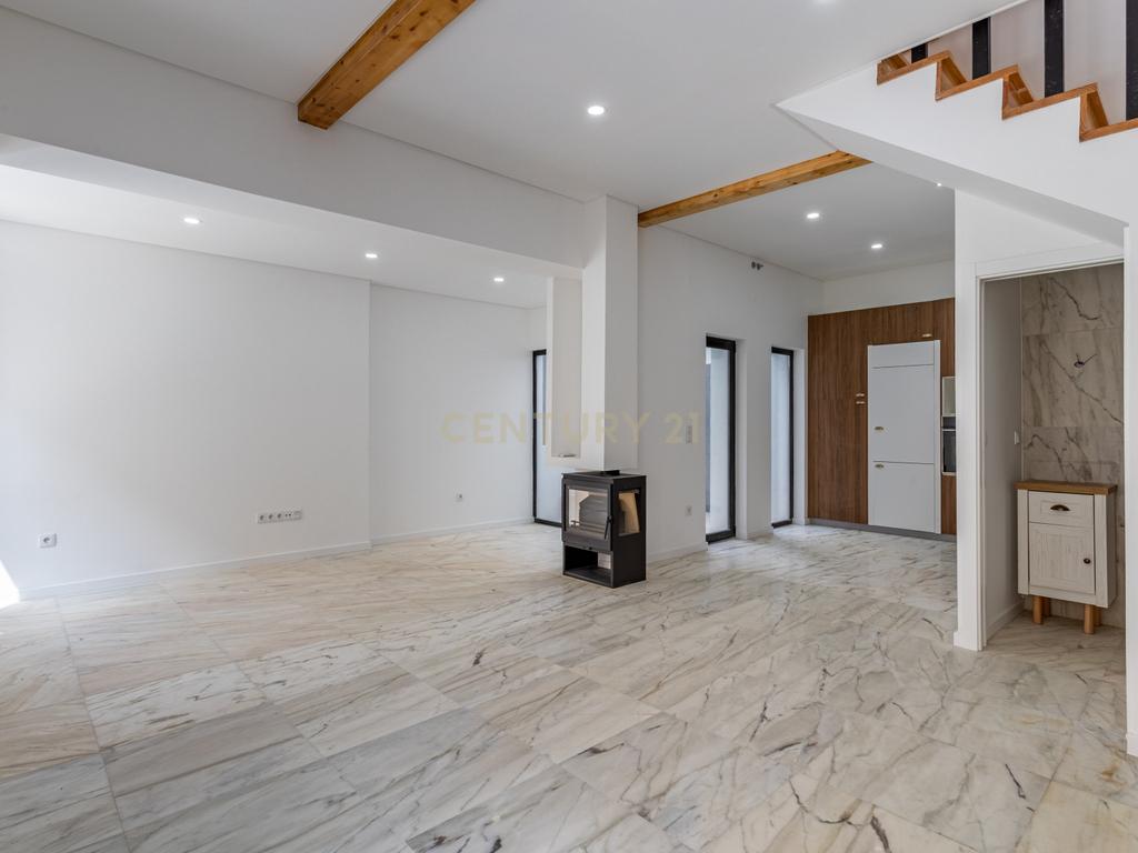 Moradia totalmente renovada no coração de Lisboa, com 4 suites - Image 6