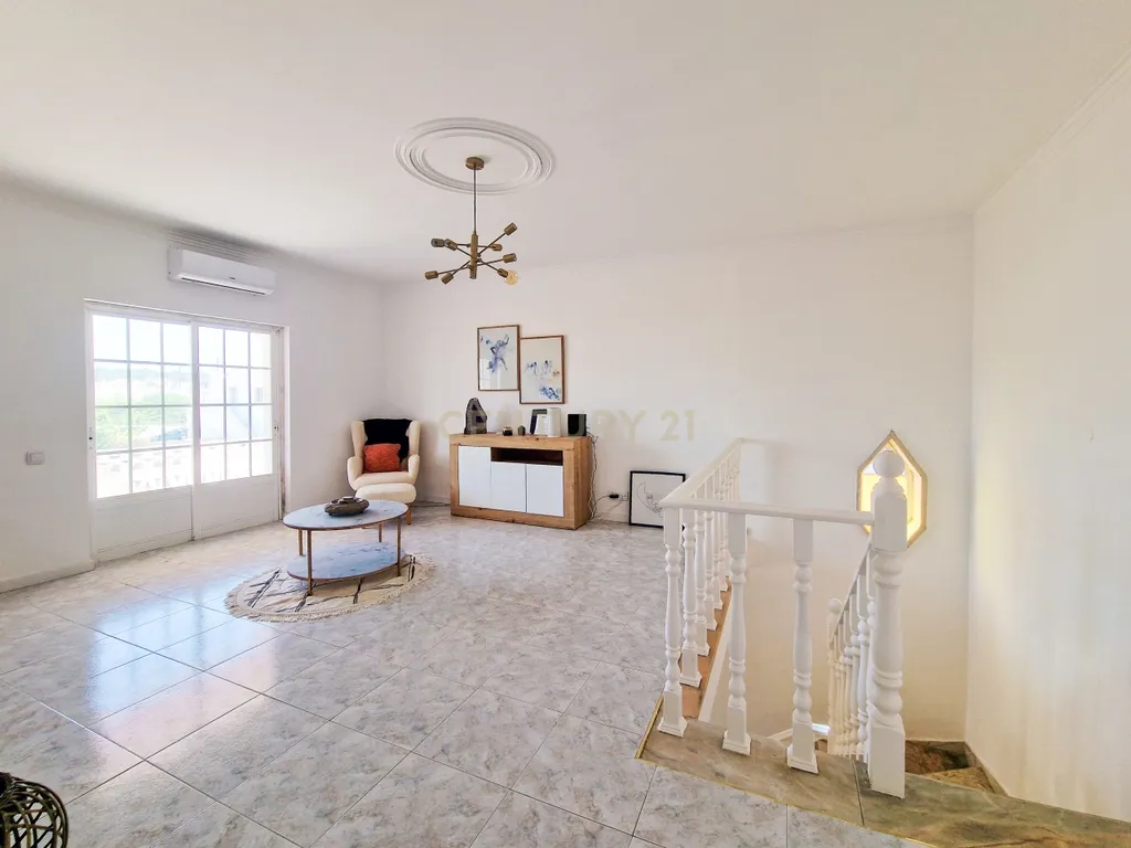 Moradia isolada de 6 assoalhadas com garagem - Zona tranquila - Image 18