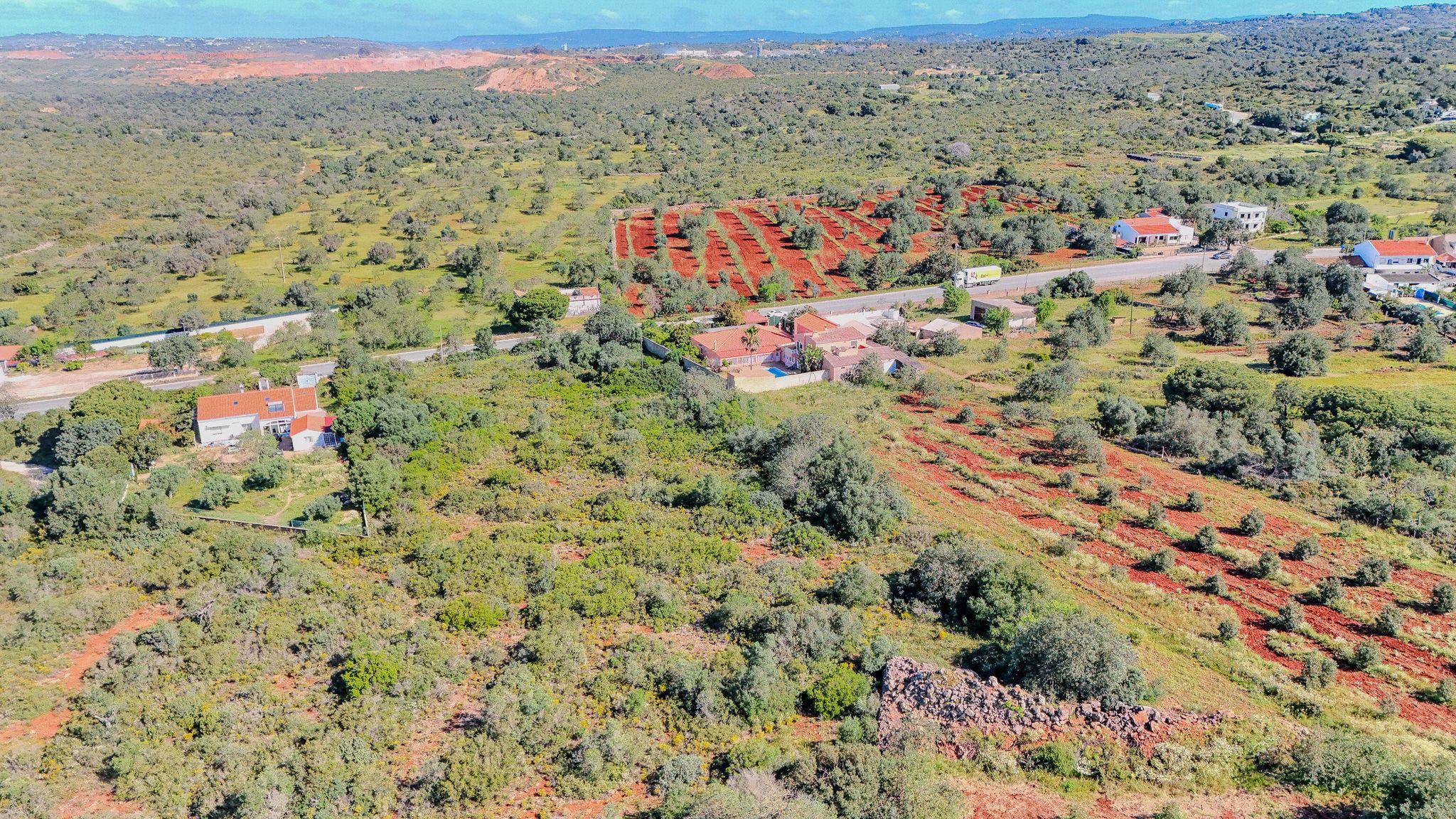 Terreno com Localização Estratégica e Acesso Direto à N125 – Albufeira - Image 13