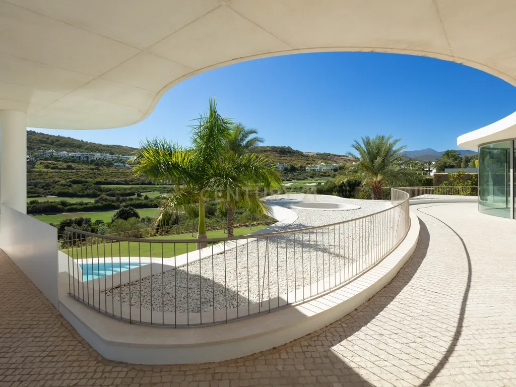 Villa de Golfe na Primeira Linha 7: Uma Obra-Prima Escultural da Arquitetura Visionária na Finca Cortesin - Image 18
