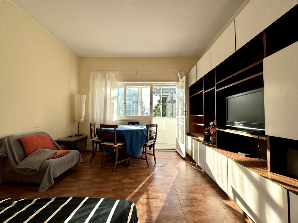 Fantástico Apartamento T2 com Varandas no Centro do Porto - Image 1