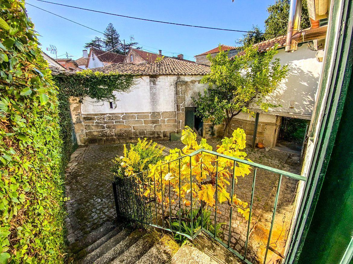 Sumptuosa e ancestral moradia para habitação particular ou turismo de habitação, com onze quartos, no centro de Oliveira do Conde, Carregal do Sal - Image 15
