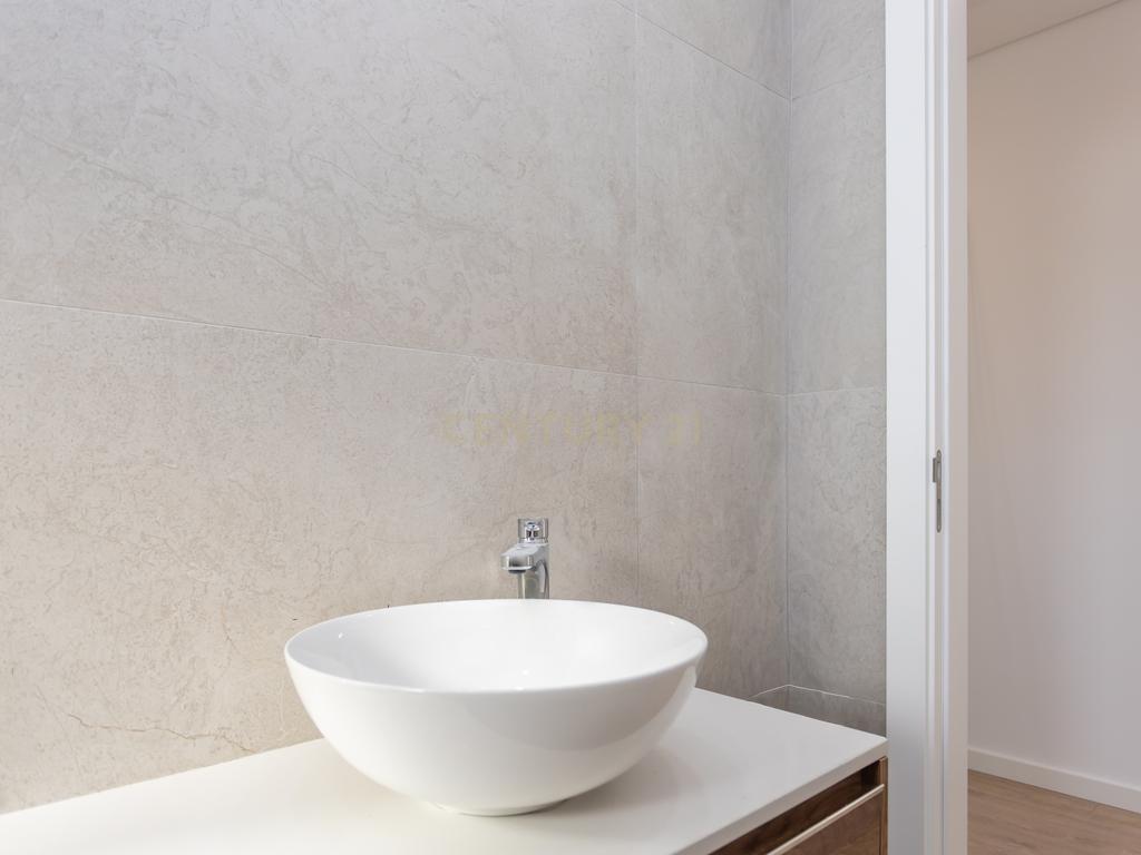 Carisma e boas áreas na sua Moradia Nova T4 Suites!!! no Pinhal do General - Image 67