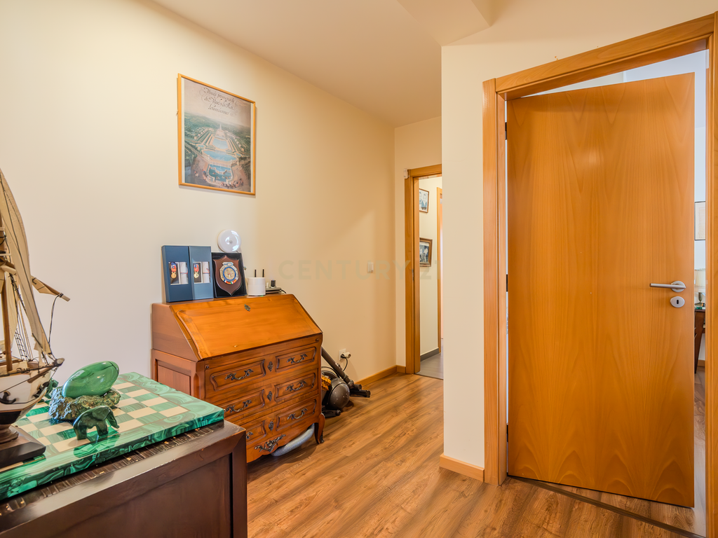 Moderna moradia geminada com vista mar - Ericeira - Image 15