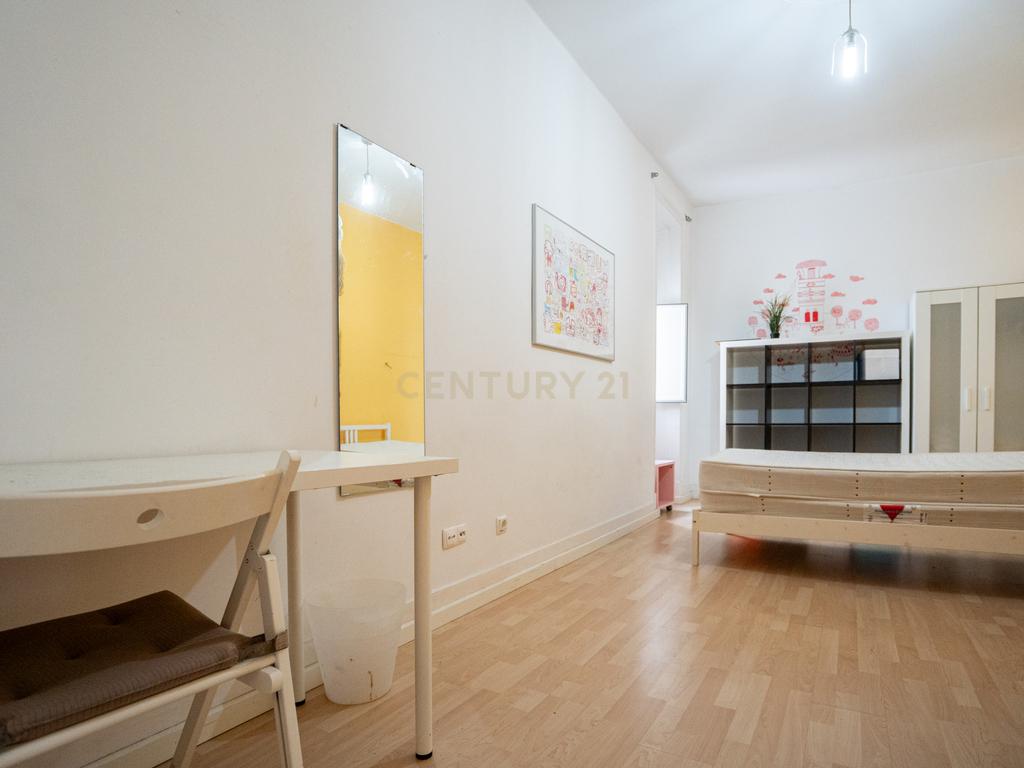 Apartamento Único com Vista sobre o Campo Pequeno – Lisboa - Image 28