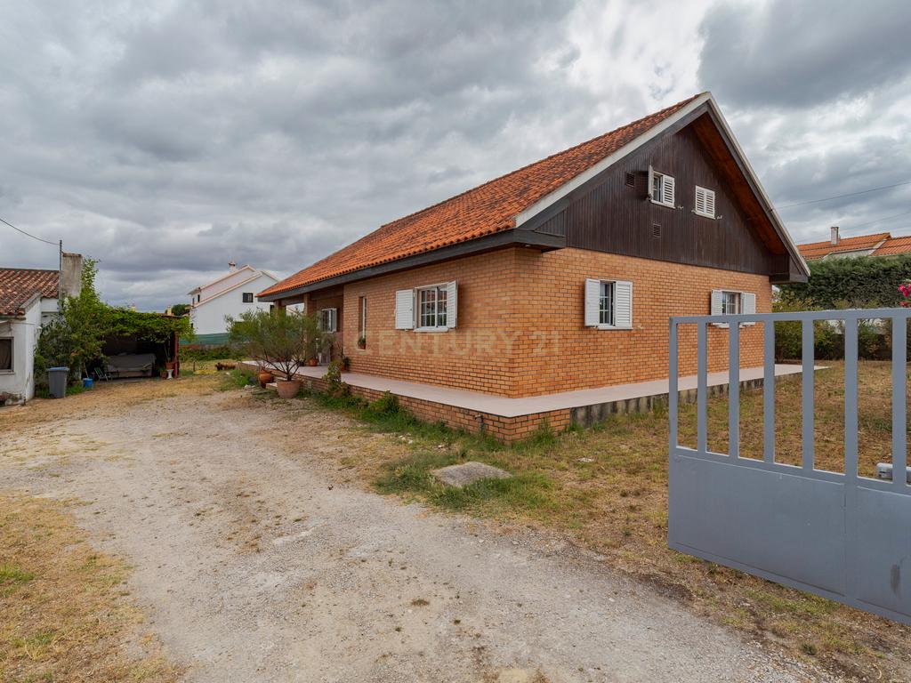 Moradia térrea T3 impecável num terreno de 3954m2 e anexo em Azeitão - Image 14