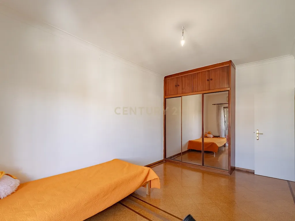 Apartamento T1 Feijó - Almada - Image 13
