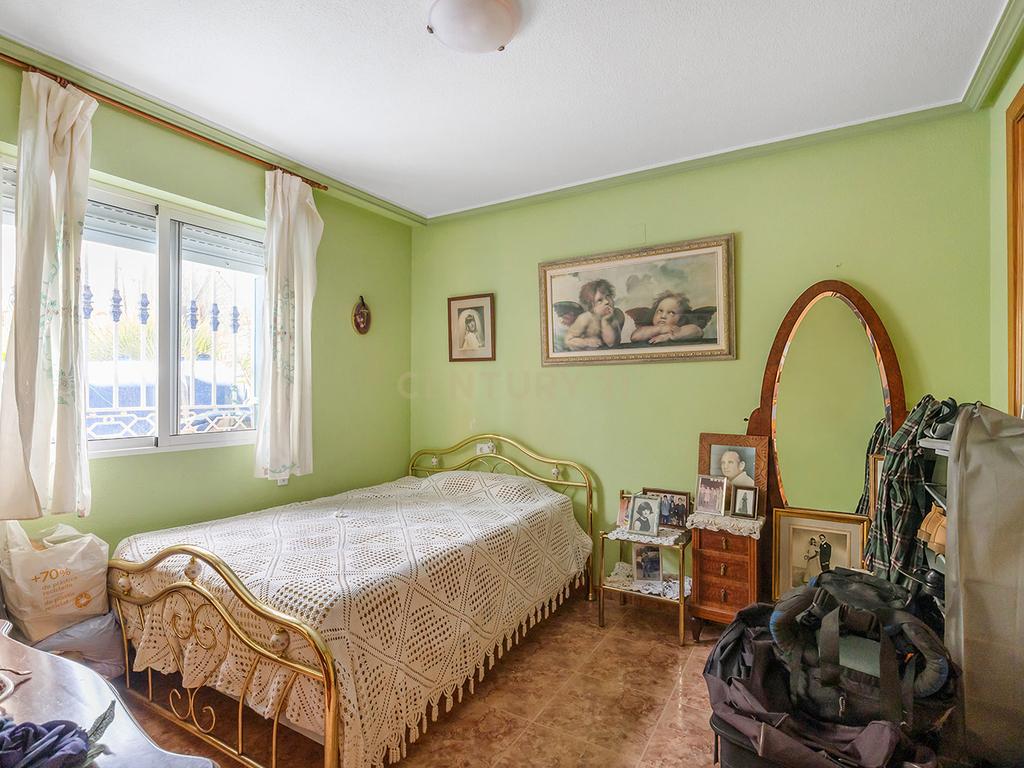 Chalet em Torrevieja, Alicante — Oportunidade de Investimento - Image 22