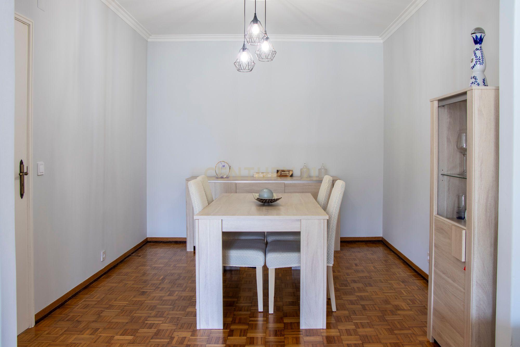 Fotografia 3 de Apartamento T1 com Varanda em Agualva, Sintra