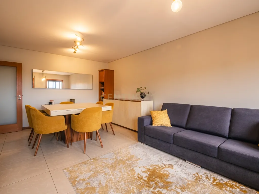 T2 de Excelentes Áreas | Suite, Garagem e Arrecadação | Alfena - Image 7