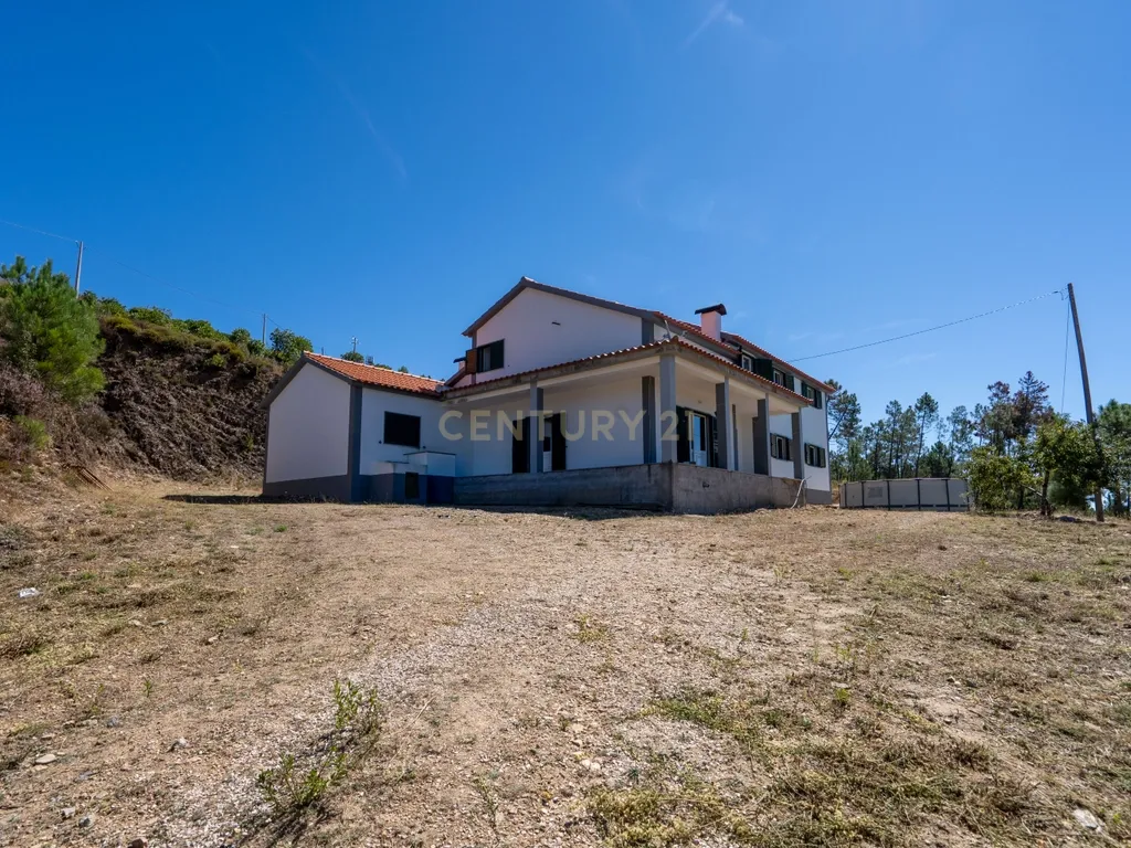 Espaço, Natureza e Tranquilidade: Moradia T6 em Cabril - Image 14