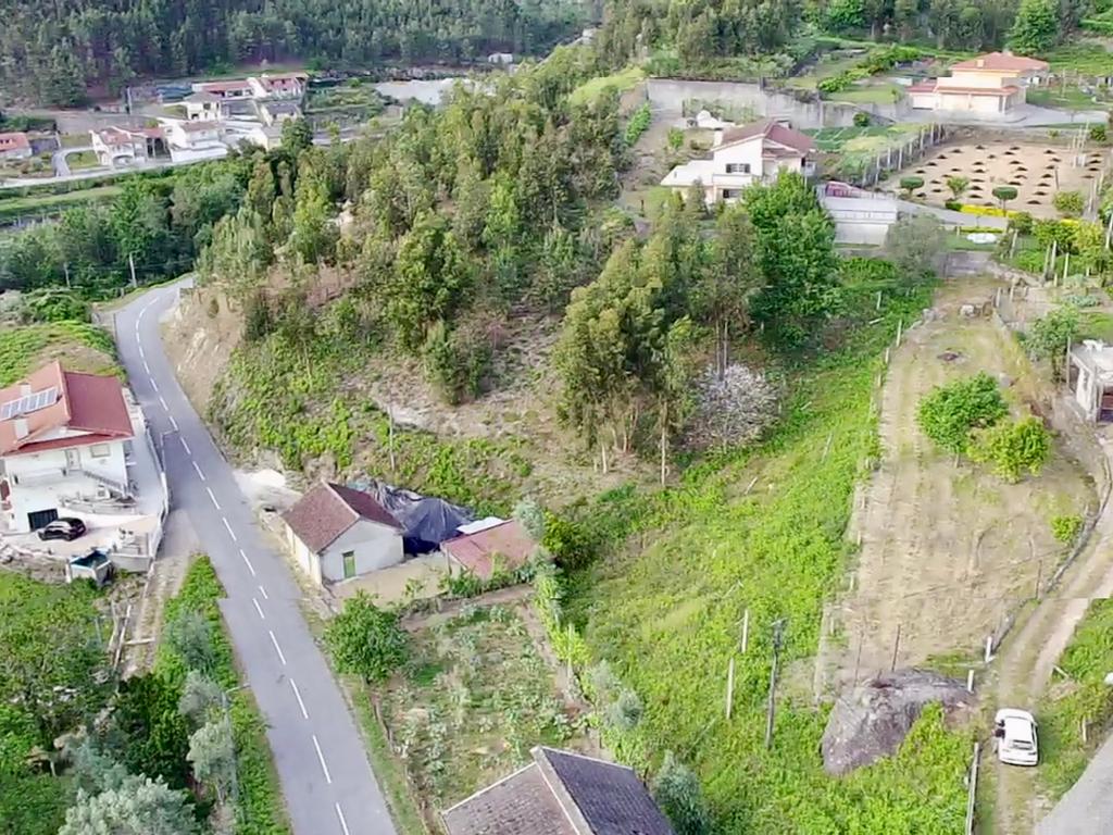 Terreno construção Póvoa de Lanhoso - Image 1