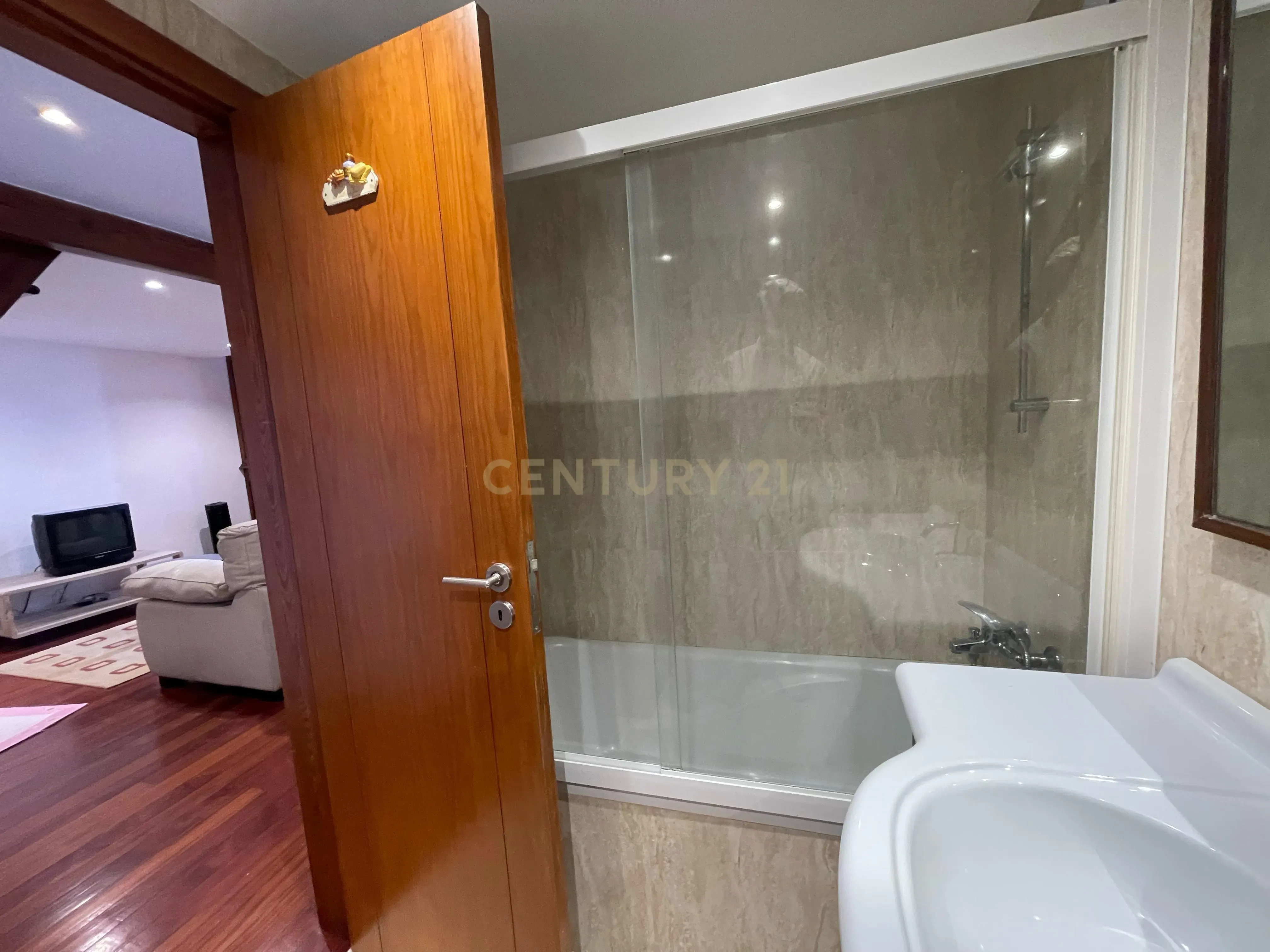 Apartamento T2 Duplex - Porto - Image 10