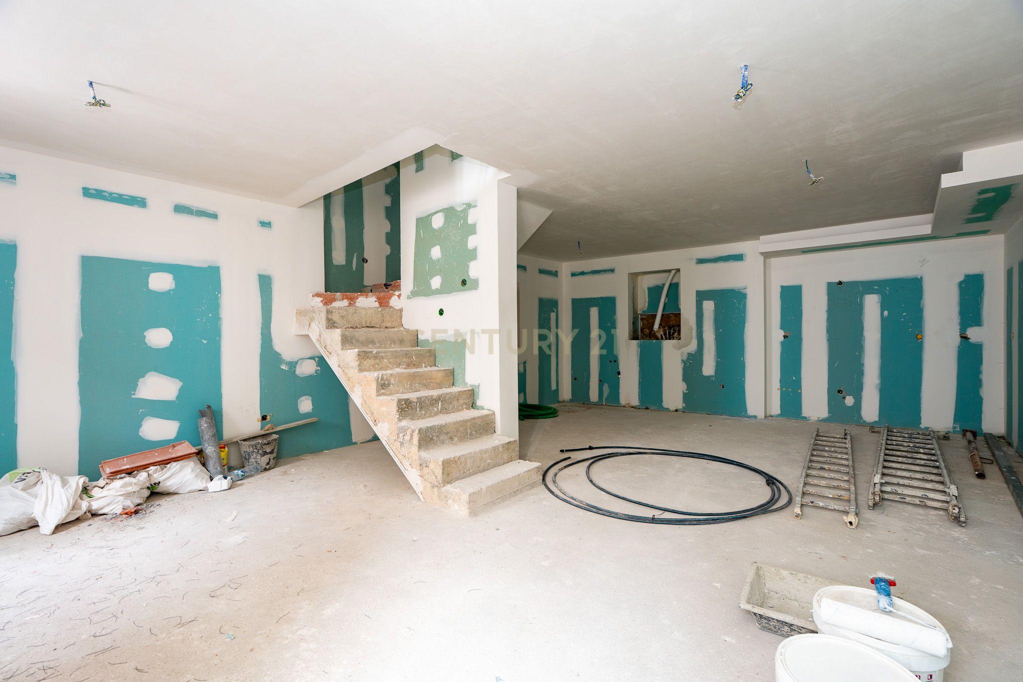 Moradia T4 em Alcântara com Dois Duplex Independentes - Ideal para Habitação e Investimento - Image 28
