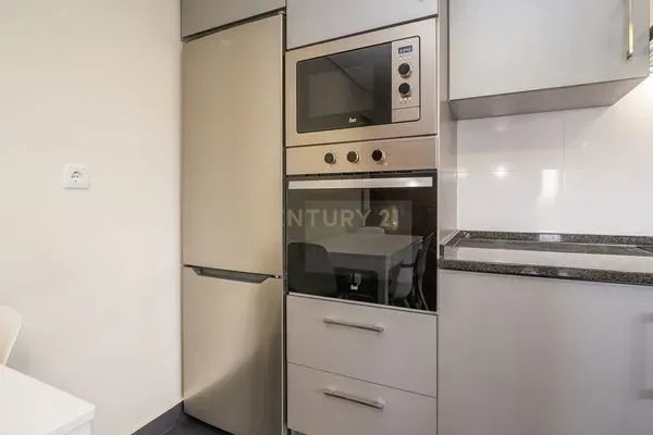 Apartamento T3 construído em 2019, com Varanda e Parqueamento, em Setúbal - Image 10