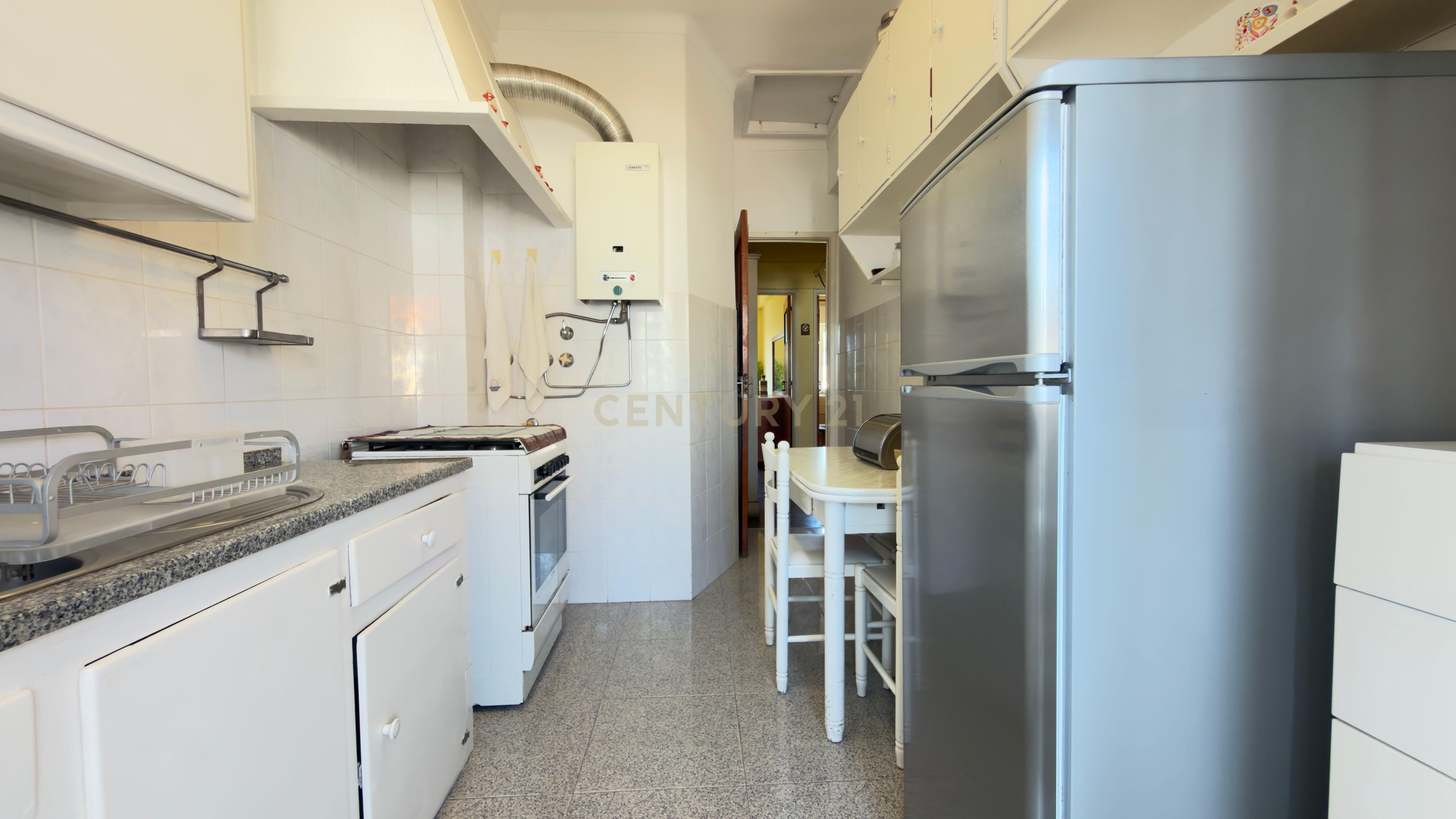 Fotografia 7 de Apartamento T2 para remodelar com vista para o Convento de São Vicente
