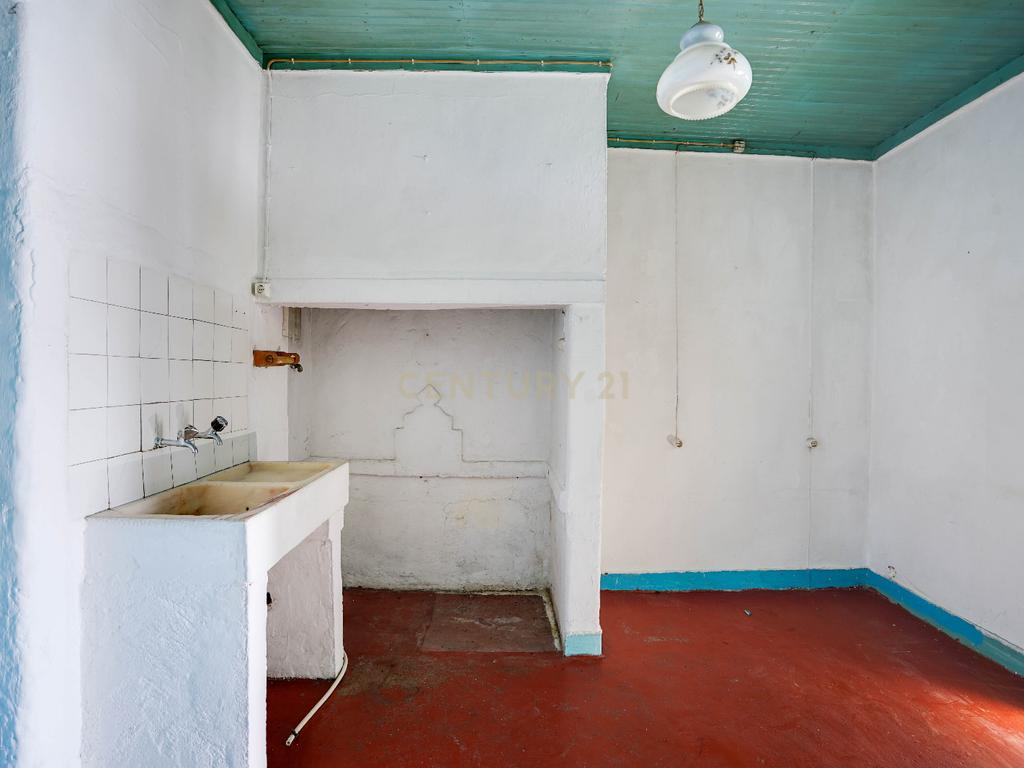 2 Casas T4 com Jardim em Alcanena - Oportunidade Única! - Image 6