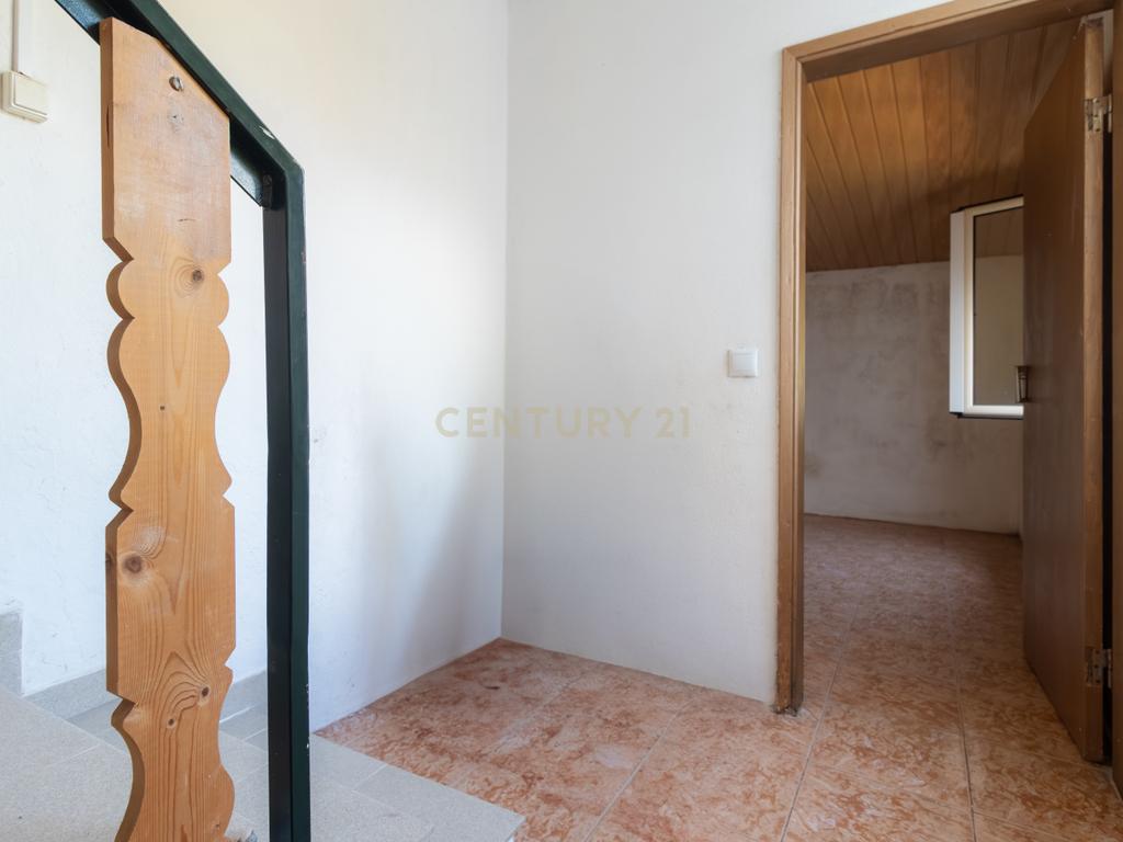 Moradia com 3 quartos em Castanheira de Pêra - Tranquilidade e Conforto - Image 10