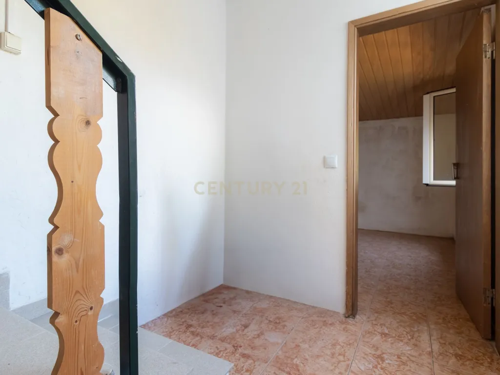 Moradia com 3 quartos em Castanheira de Pêra - Tranquilidade e Conforto - Image 10