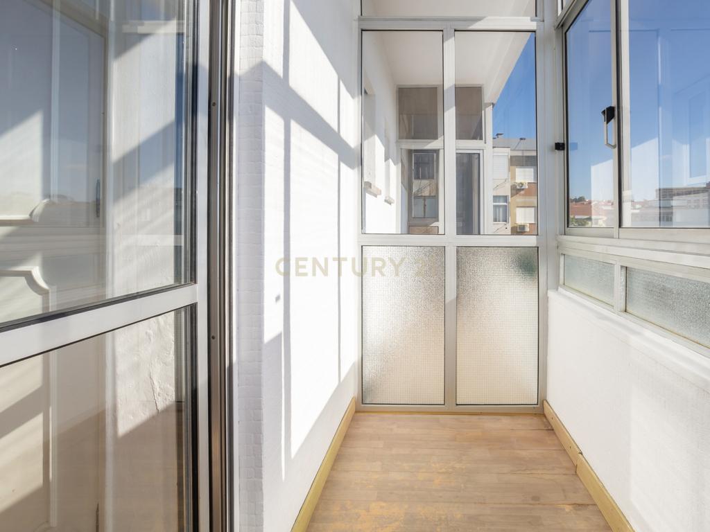 Apartamento T3 em Almada com Excelente Localização - Image 47