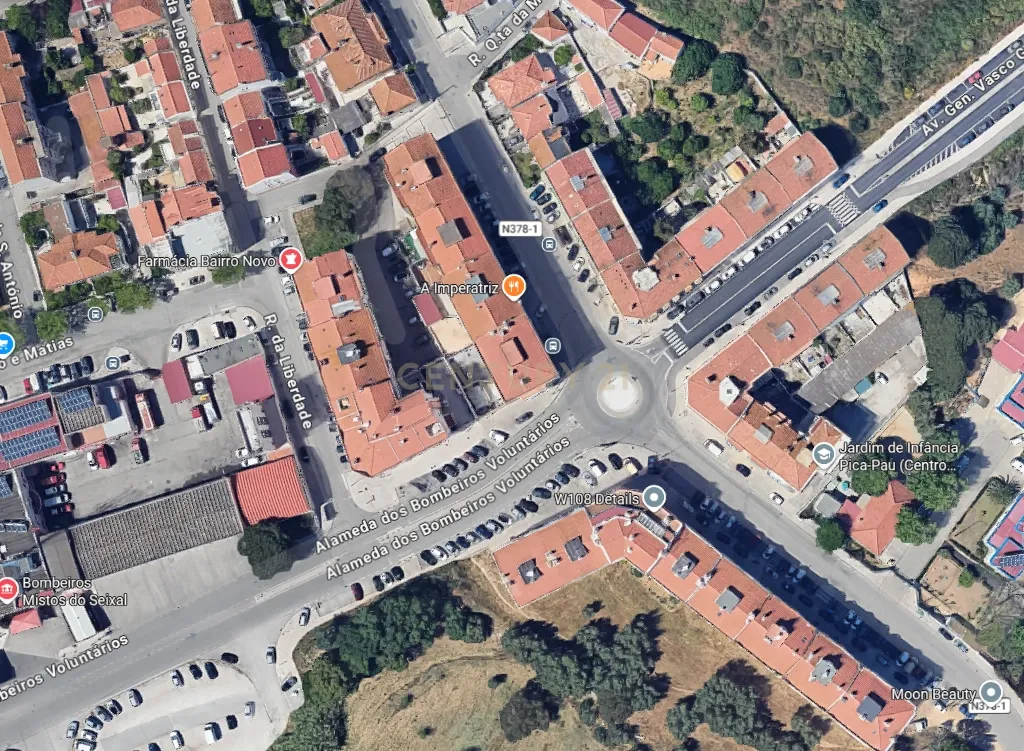 Apartamento T2 com Duas Varandas na Quinta do Álamo, Seixal - Image 6