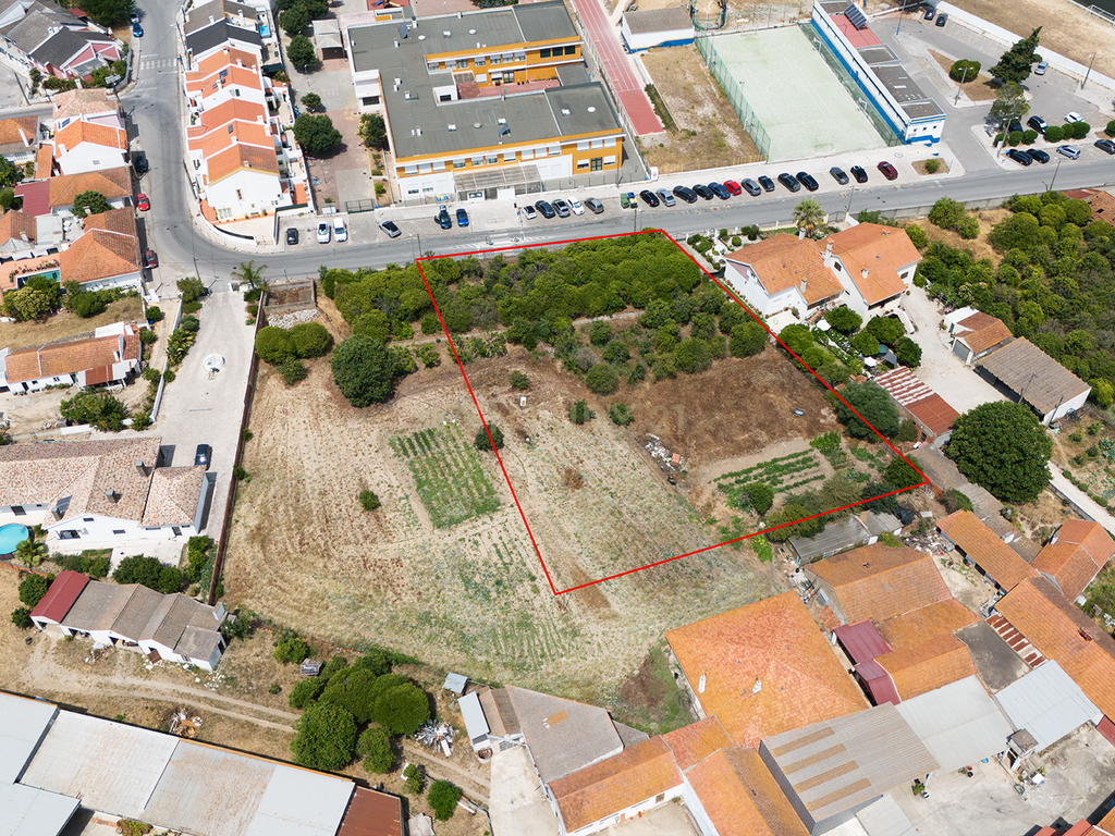 Terreno para construção de 4 moradias no centro da Quinta do Anjo - Image 6