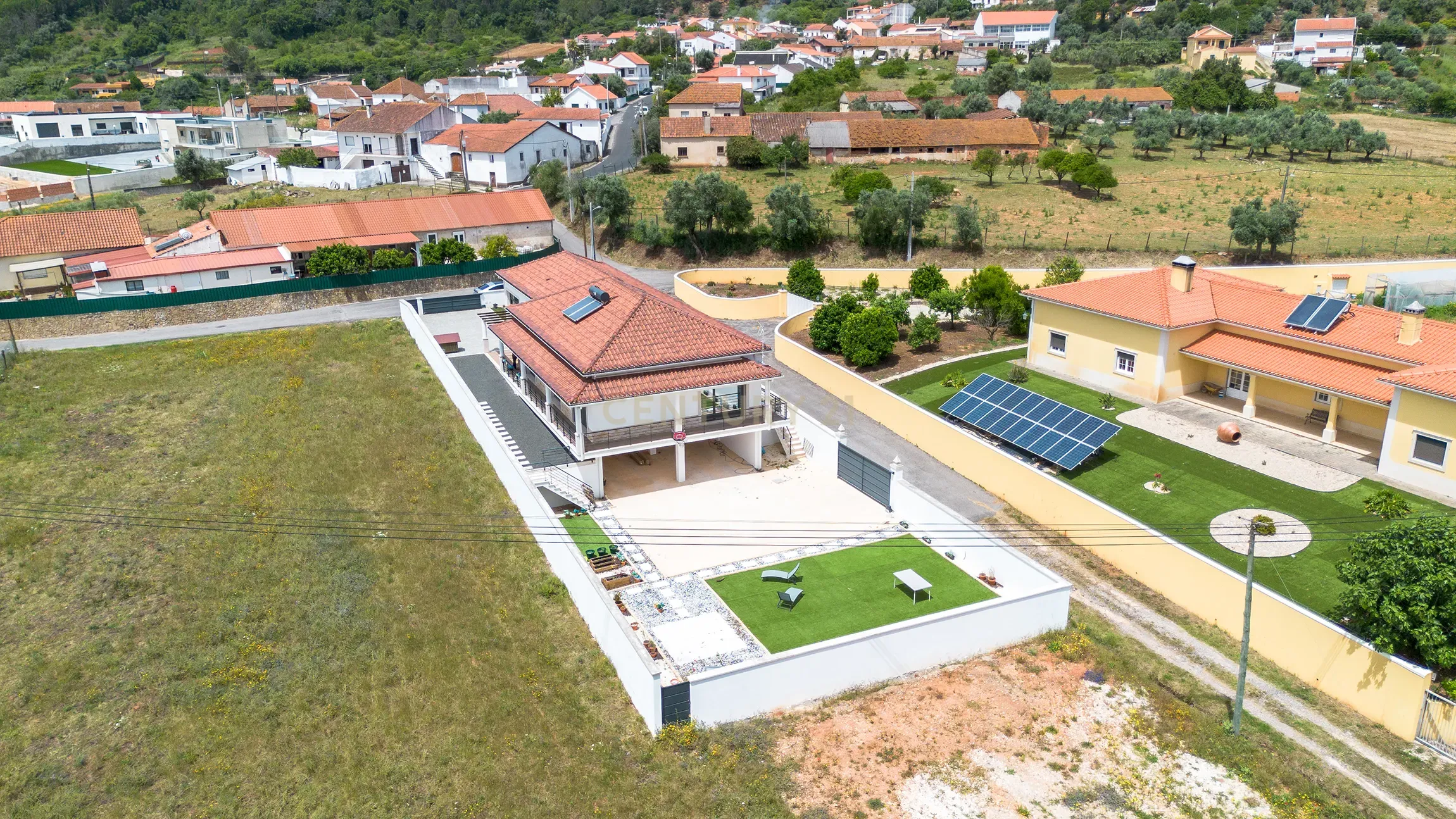 Viva Entre a Serra e Lisboa | Moradia Térrea Nova com Terreno Excecional, junto às Salinas de Rio Maior. - View 2