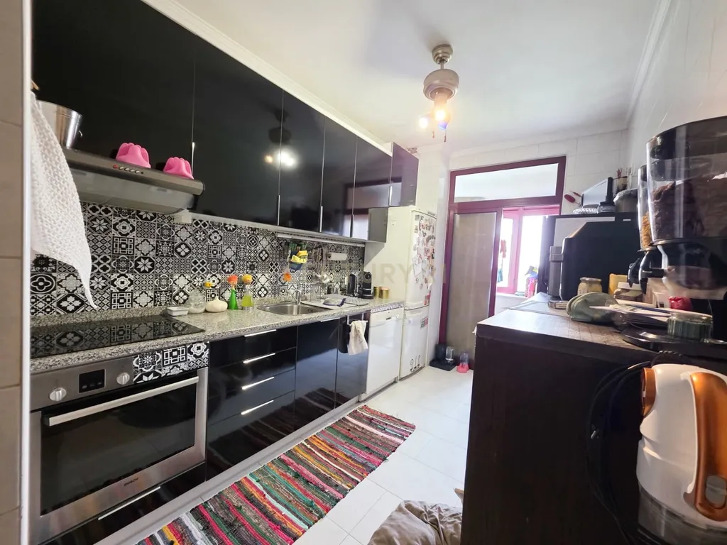 Apartamento T3 no Centro de Paredes – Espaço, Conforto e Localização Privilegiada - Image 7
