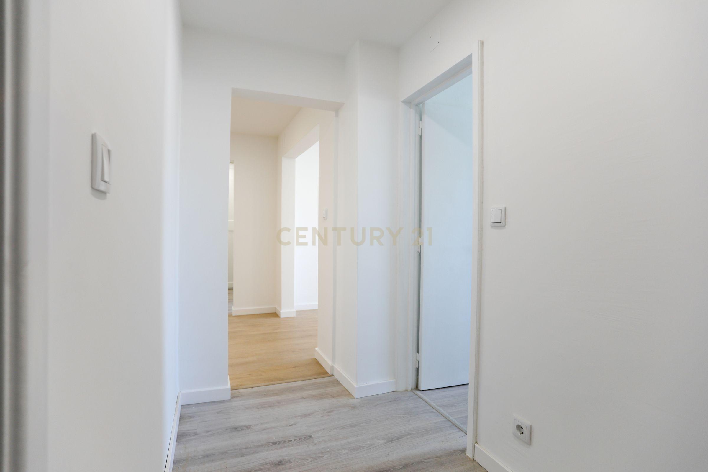Fotografia 8 de Apartamento T2 com arrecadação em Peniche