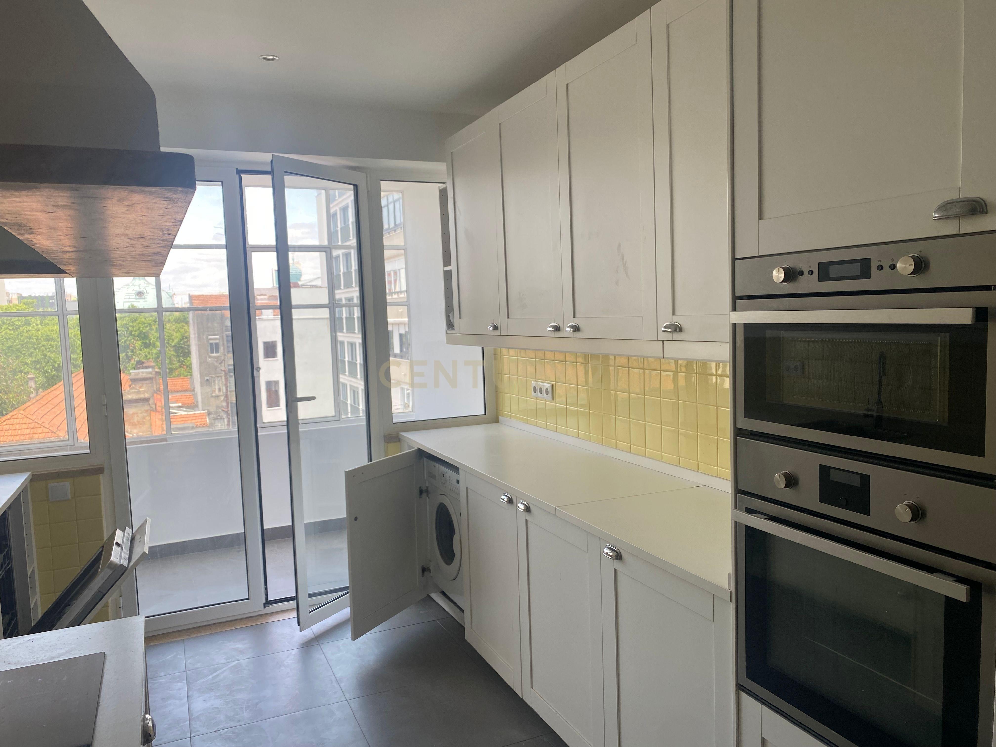 Apartamento  T5 Renovado -  Av Barbosa de Bocage - Image 12