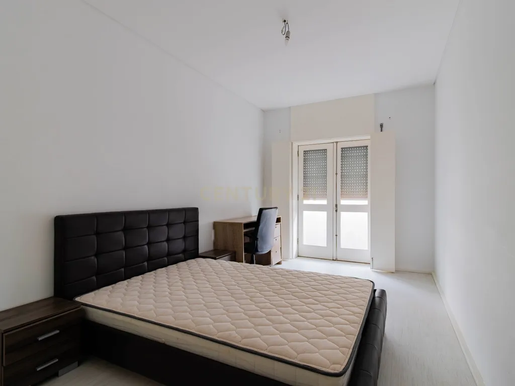 Apartamento T3 na Rua Doutor António José de Almeida 28, Coimbra, Portugal - Image 7