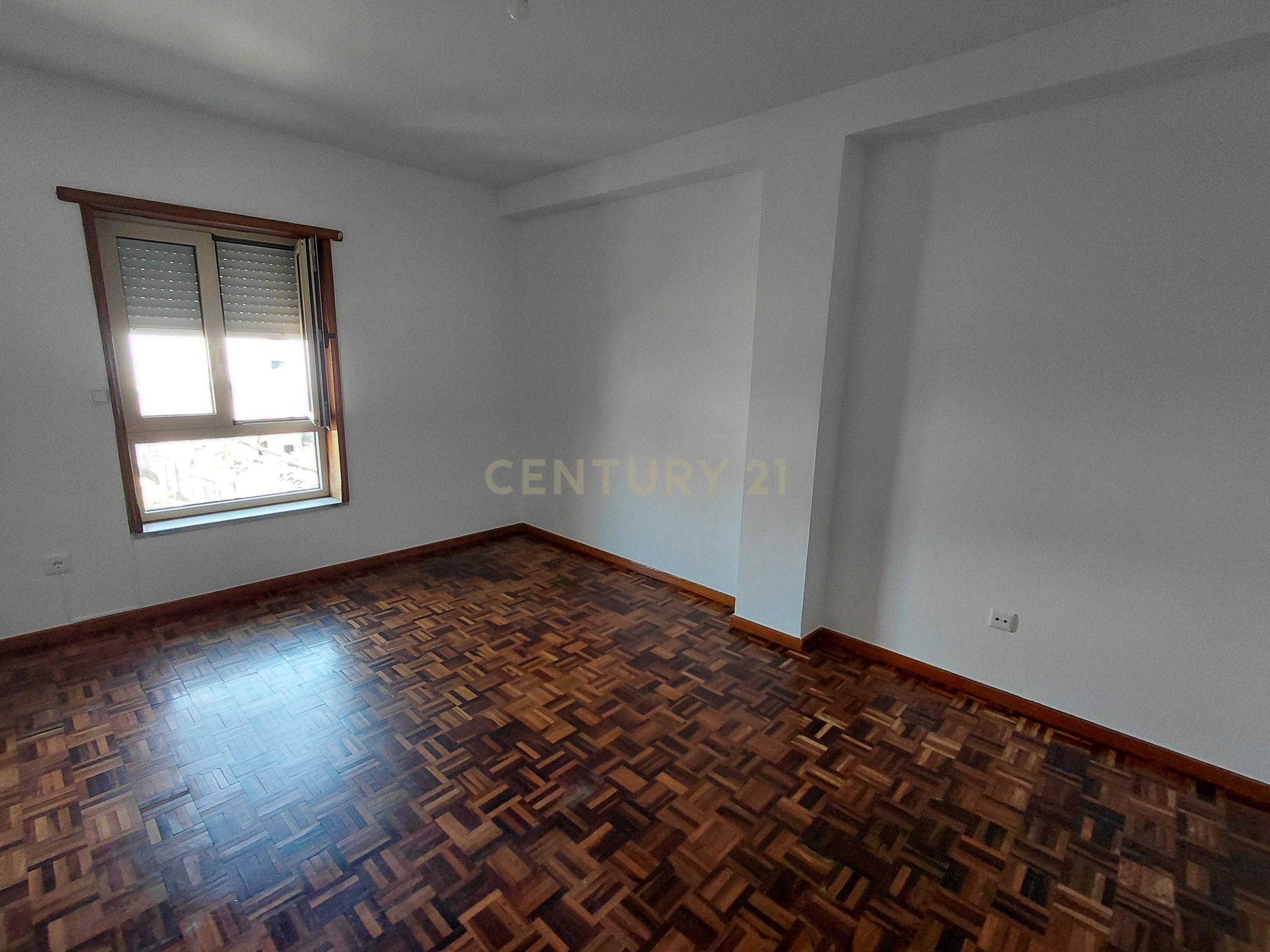 Fotografia 7 de Apartamento T2 + 1  Renovado em Santa Maria Maior, Chaves