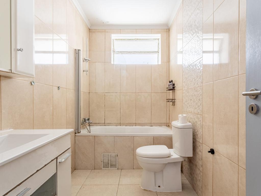 Apartamento T3 na Ramada com 92 m² e vista incrível para Lisboa - Image 9