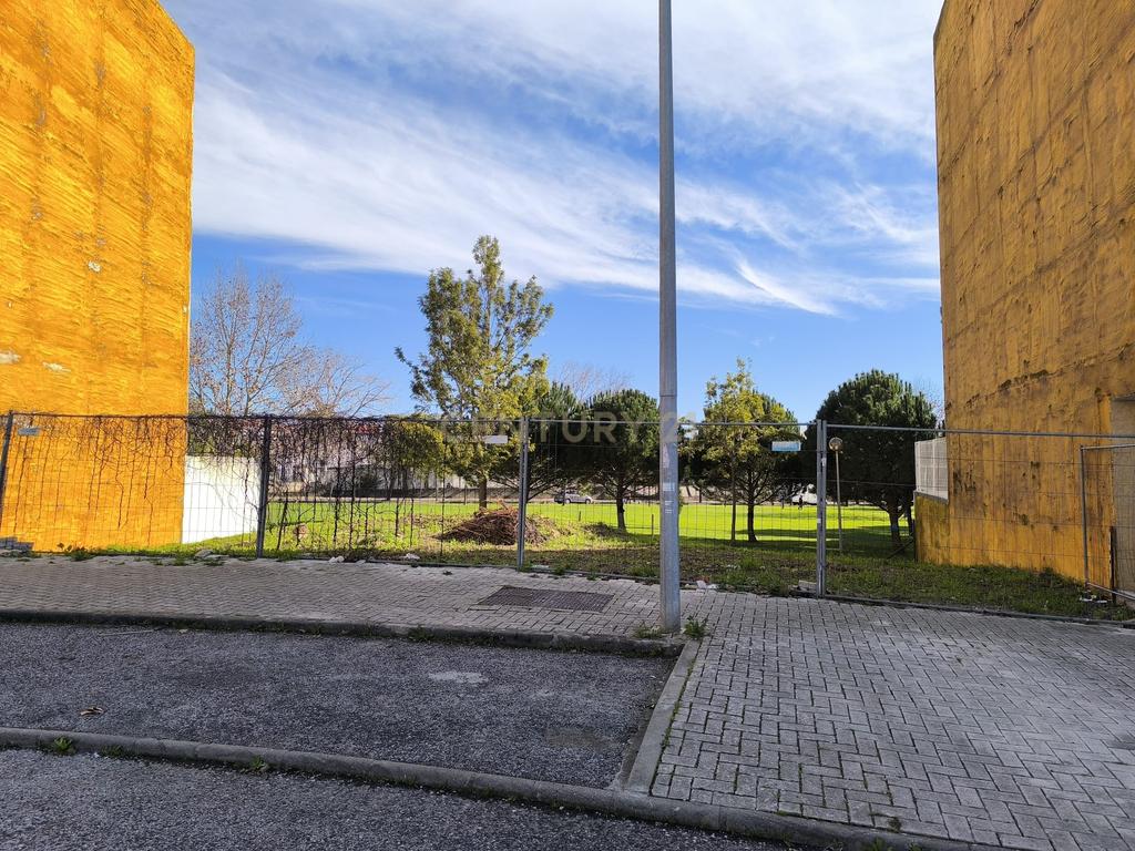 Terreno Urbano à venda - Vialonga - Image 1