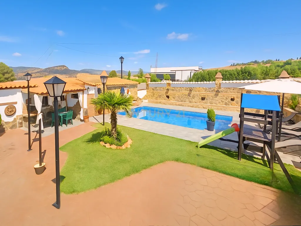 Exclusiva Propriedade Boutique com 3 Apartamentos Independentes, Piscina e Jardim Privado perto de Ronda – Elevada Rentabilidade Turística - Image 6