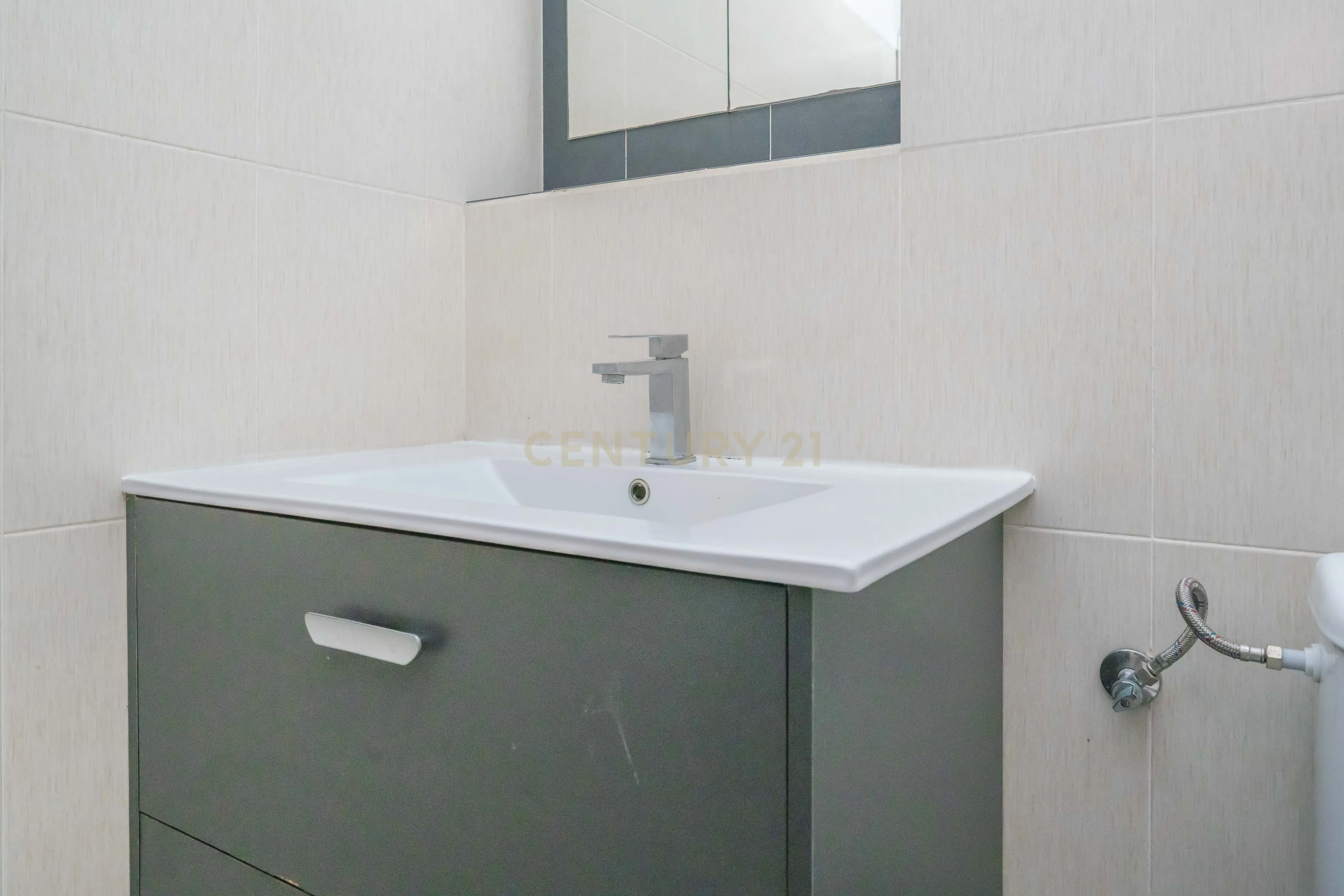 Apartamento T3, Pronto Habitar, no Padre Nabeto, Aires - Image 15