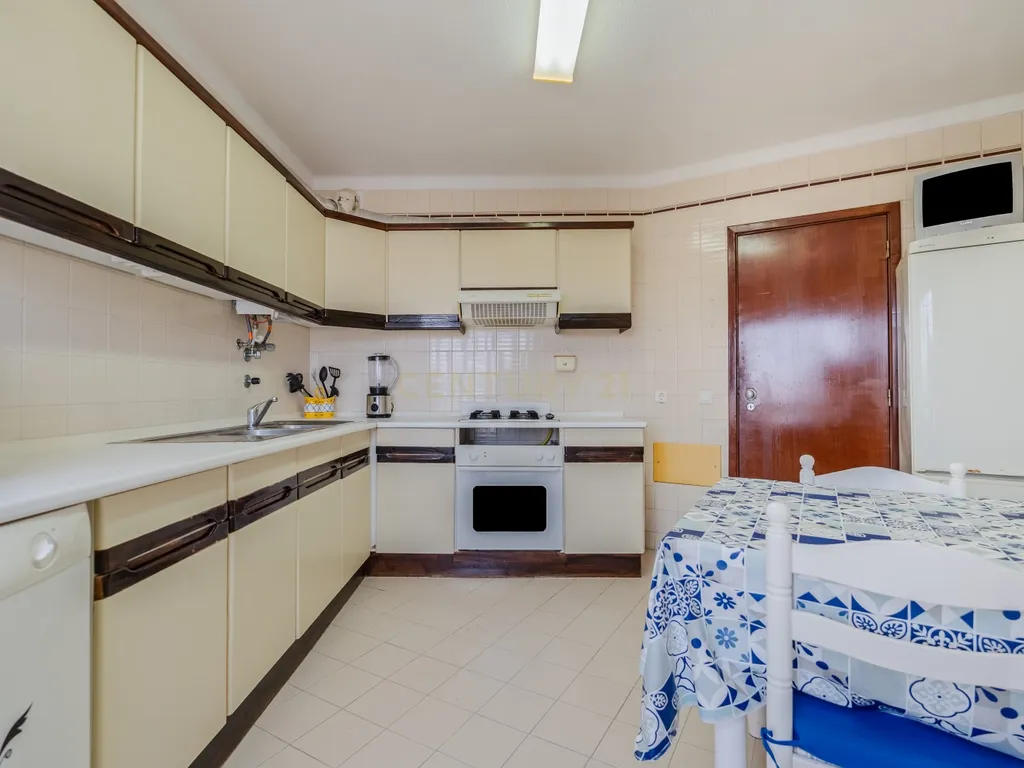 Apartamento T2 com vista rio, a 2 minutos da zona ribeirinha, em Portimão - Image 23