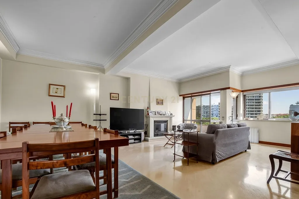 Apartamento Moderno em Campo Grande, Lisboa - 4 Quartos e Vista Panorâmica - Image 6