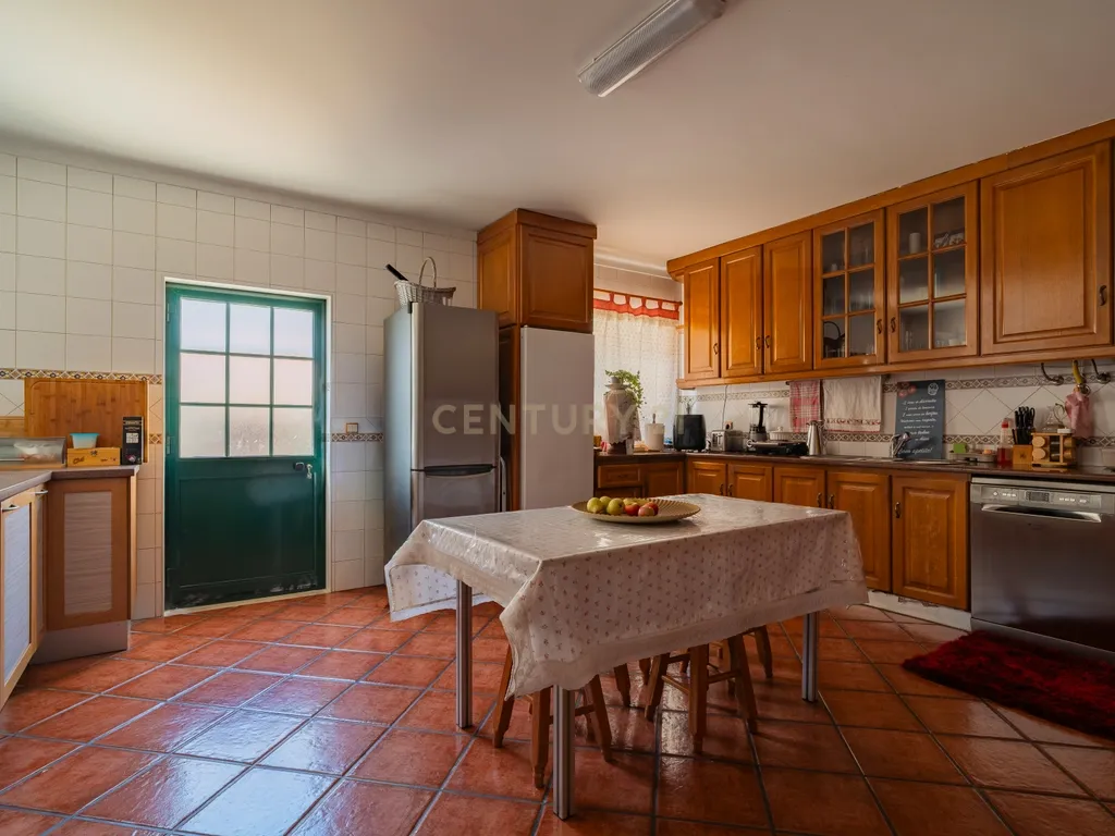 Moradia T3 com piscina em Marinha Grande, Leiria - Image 10
